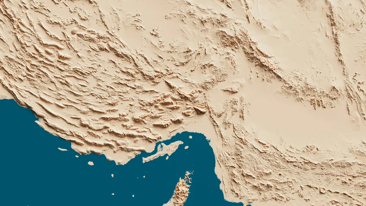 Pétrolier traversant le détroit d'Ormuz, voie maritime stratégique entre l'Iran et Oman pour le pétrole mondial